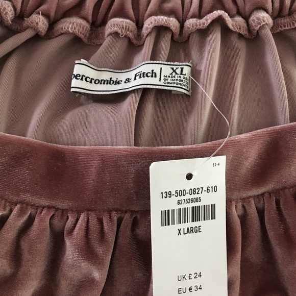 Abercrombie & Fitch Top. New with tags - Picture 3 of 3